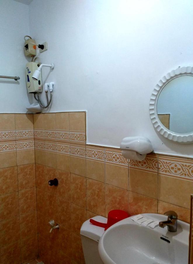 Sola Eleganza Apartelle Bandar Quezon Luaran gambar
